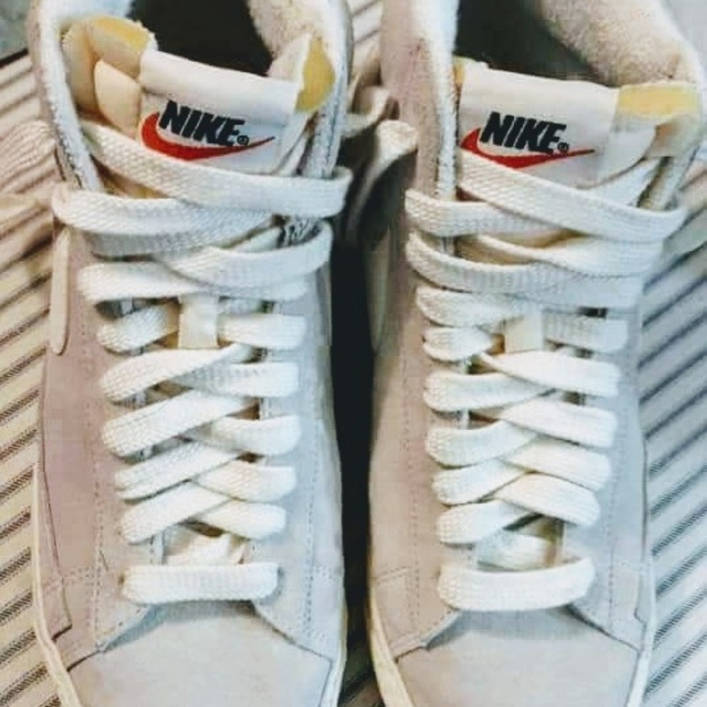 Women's Nike retro high-tops